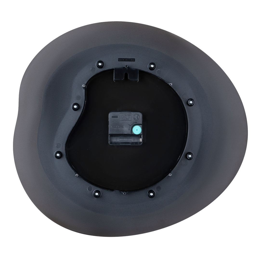 Back image of the 404-3039B 15.2-inch Drift Wall Clock – Black, showing the battery compartment, the quartz movement, and the hanging hole, highlighting the construction of the multi-layer design.