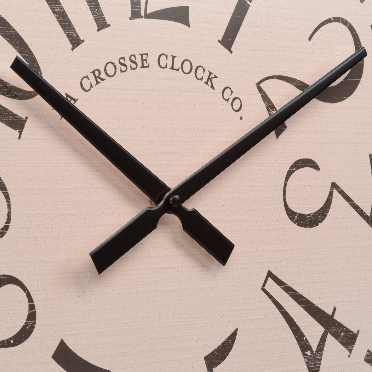 404-3053 21-inch Alice Wall Clock