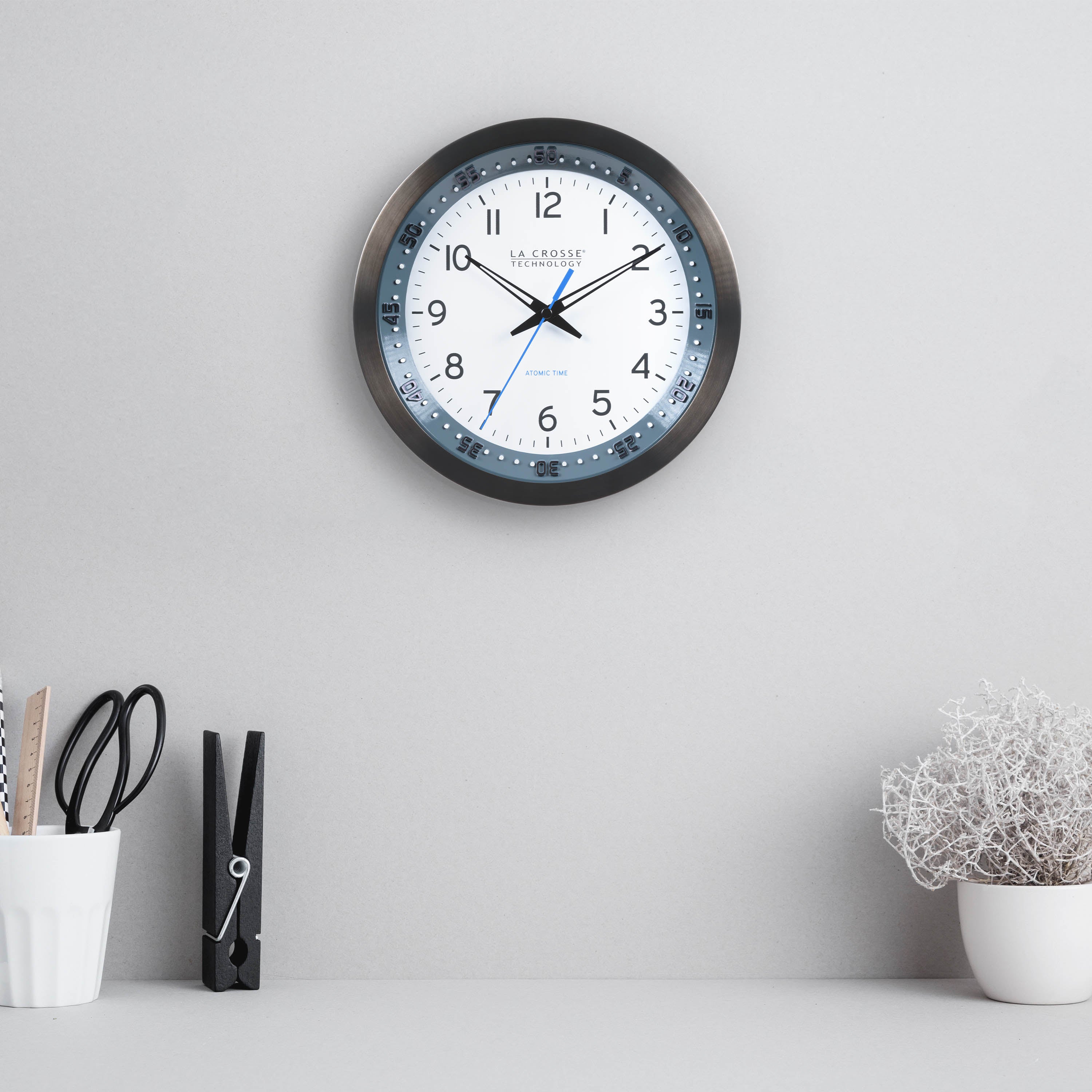404-54667 10-inch Atomic Metal Wall Clock – Chapter Ring: Blue