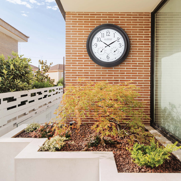 404-89027 18-inch Indoor/Outdoor Atomic Analog Wall Clock