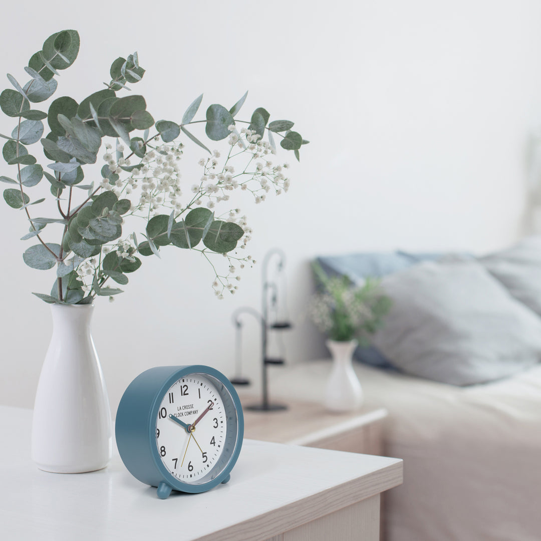 4.4-inch Analog Quartz Alarm Clock