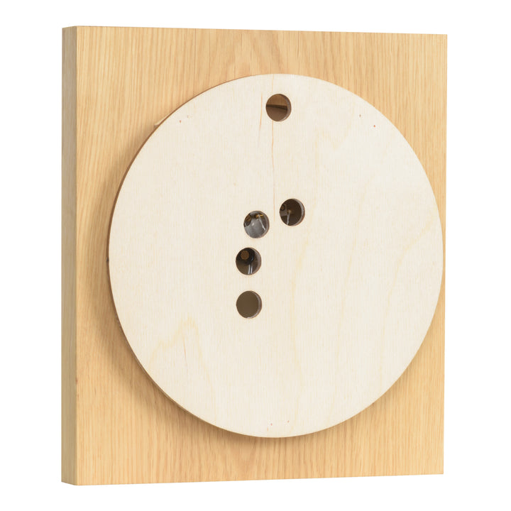 Back image showing the hanging hole for the 914-620 Sauna Thermometer and Hygrometer dial in oiled oak wood casing