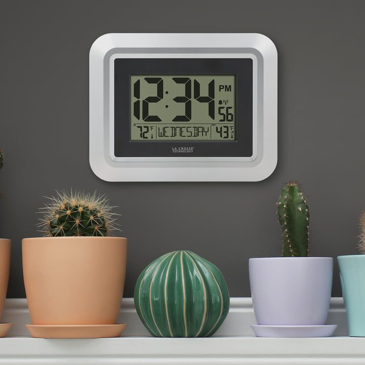 Digital Wall Clock with Indoor & Outdoor Temp & Calendar | La