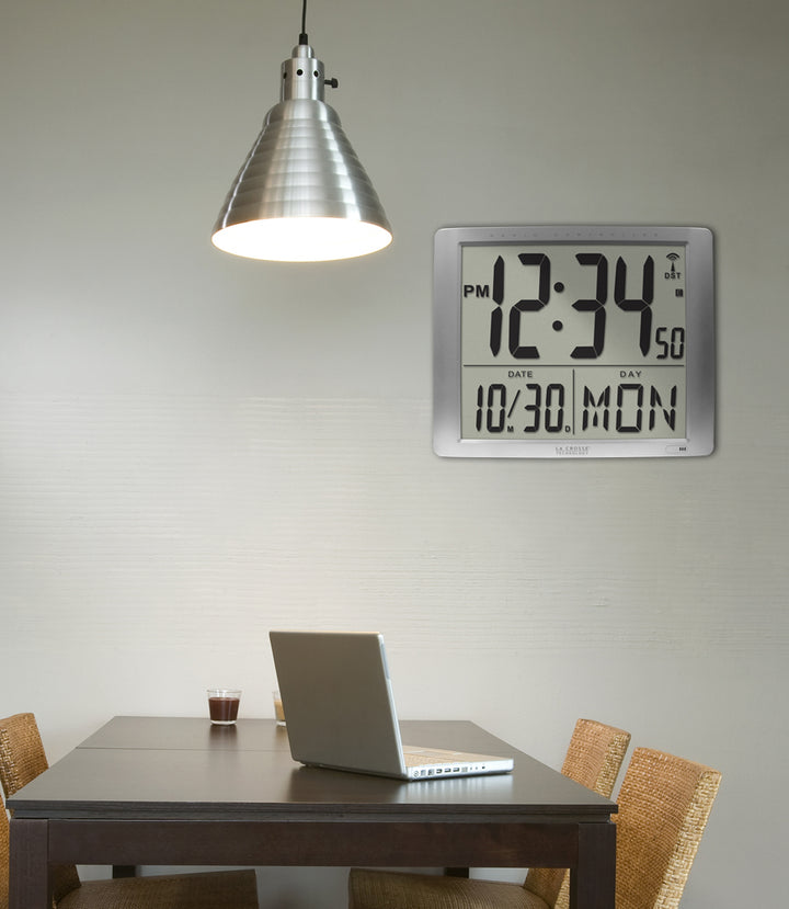 BBB87269 Jumbo Digits Atomic Wall Clock