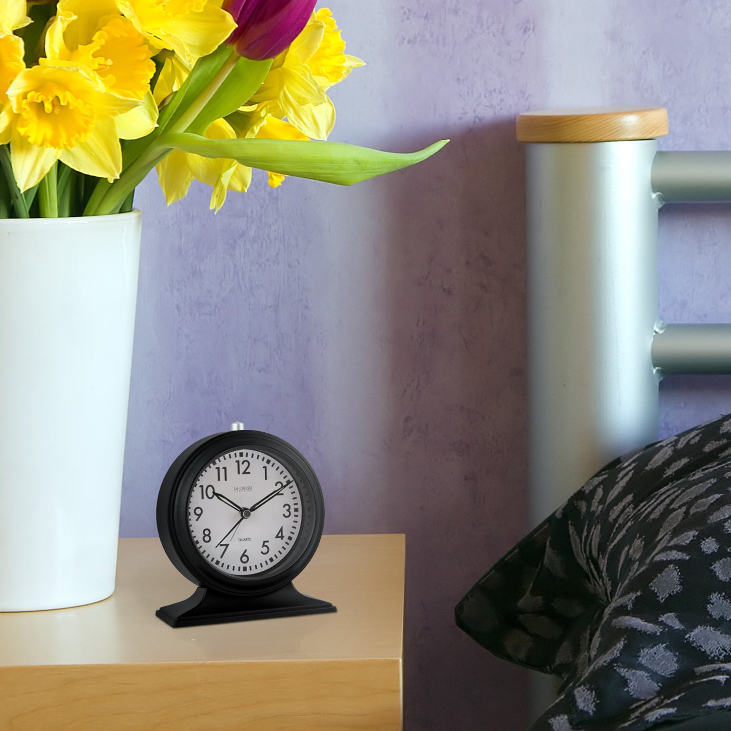 617-3014 5.7 in Decorative Tabletop Alarm Clock
